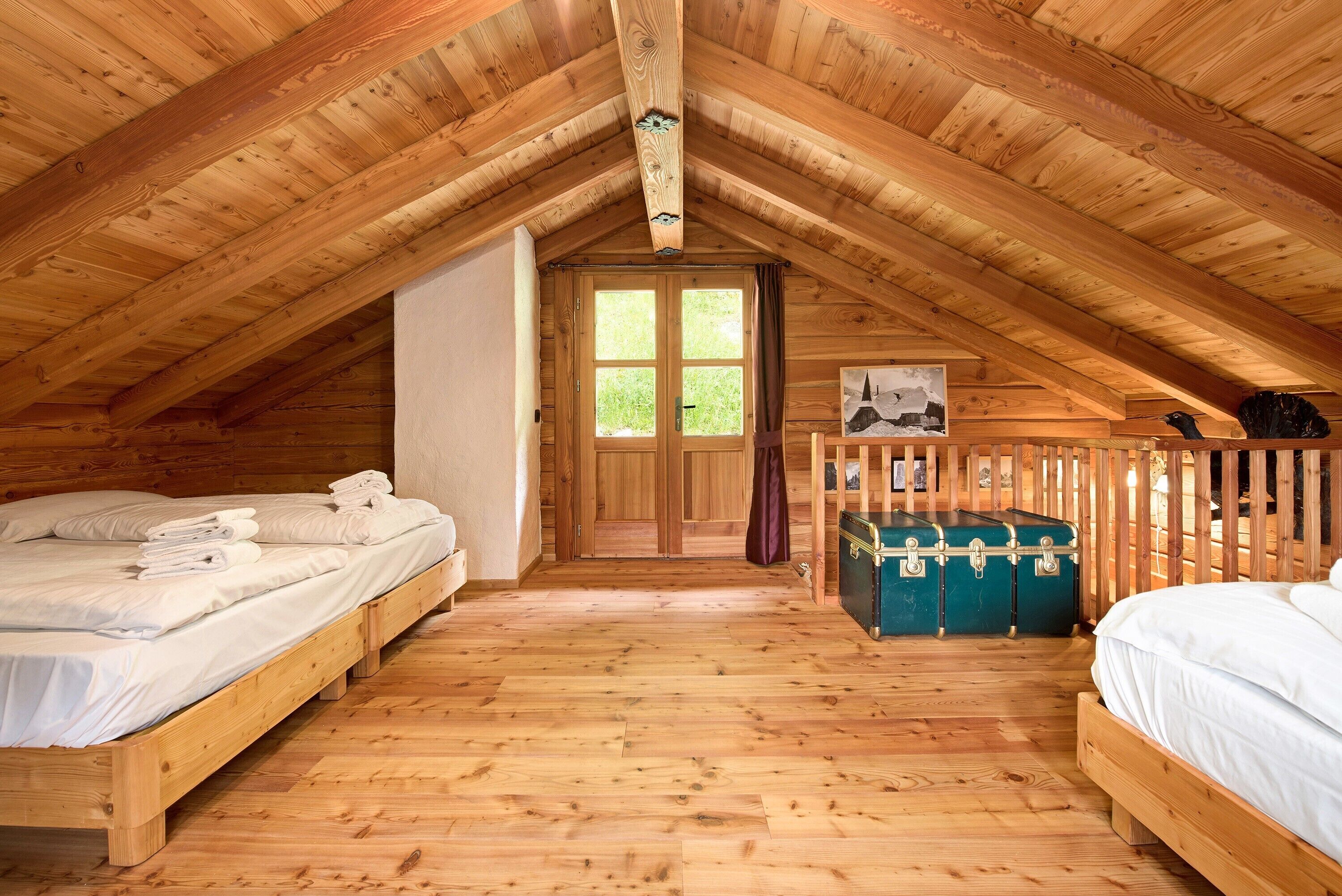 1 camera, ferro/asse da stiro, lenzuola