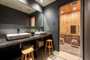 Bañera de hidromasaje privada