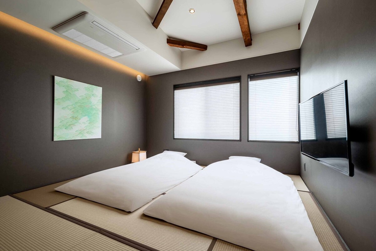 Traditional Twin Room, Non Smoking, Private Bathroom | Free WiFi, individually decorated, individually furnished, bed sheets