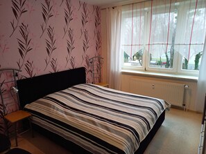 Unclassified image, 5 of 11, button