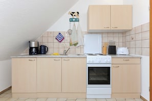 Fridge, microwave, oven