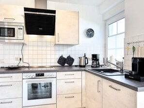 Køleskab, mikrobølgeovn, ovn, opvaskemaskine
