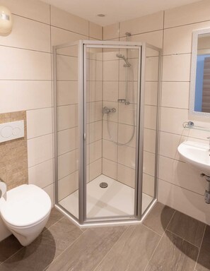 Shower, hair dryer, towels, toilet paper - Tilda - Schöbringer Farm (Miglberg)