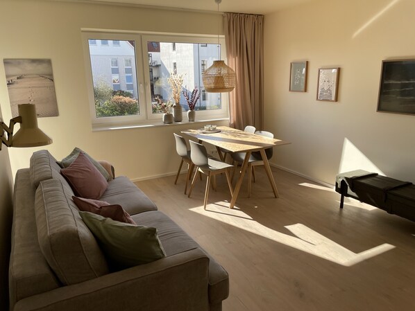 Smart-TV, Tischtennisplatte