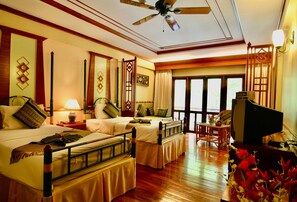In-room safe, desk, bed sheets - Krabi Success Beach Resort (Krabi)
