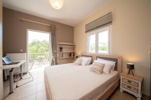 6 Schlafzimmer, Schreibtisch, Bügeleisen/Bügelbrett, kostenloses WLAN