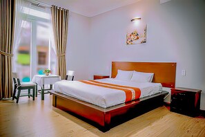 4 bedrooms, in-room safe, desk, iron/ironing board