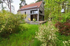 Exterior - Cabin in the Fontainebleau Forest (Le Vaudoué)