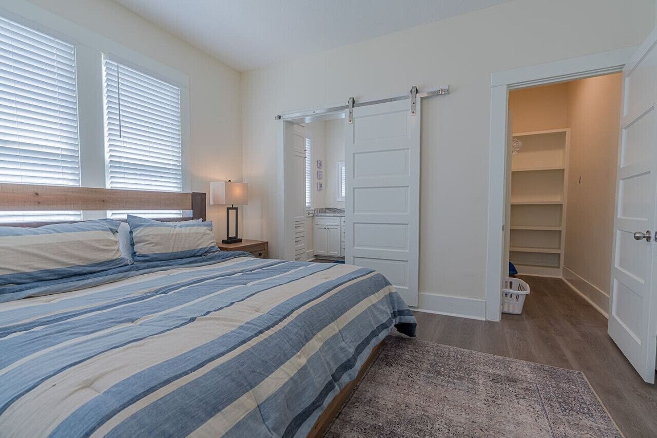 3 bedrooms, desk, iron/ironing board, WiFi