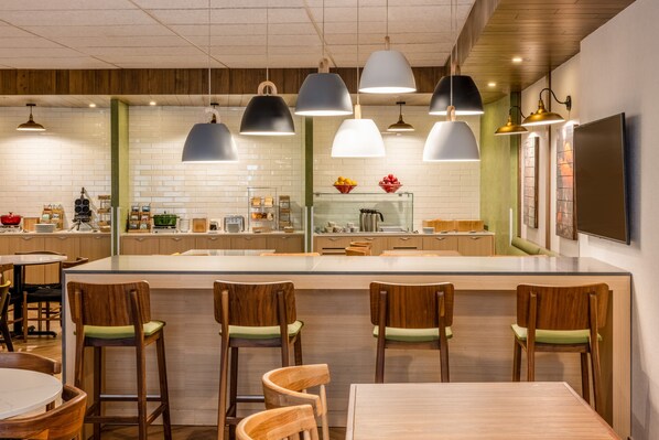 Free daily buffet breakfast