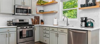 Bohemian Retreat 4BR Home Downtown Beach Wineries