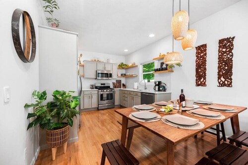 Bohemian Retreat 4BR Home Downtown Beach Wineries