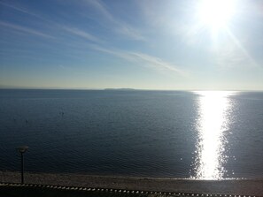 Una spiaggia nelle vicinanze
