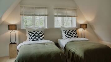 3 Schlafzimmer, Zimmersafe, Bügeleisen/Bügelbrett, Reisekinderbett