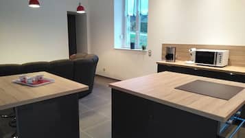 Réfrigérateur, micro-ondes, lave-vaisselle