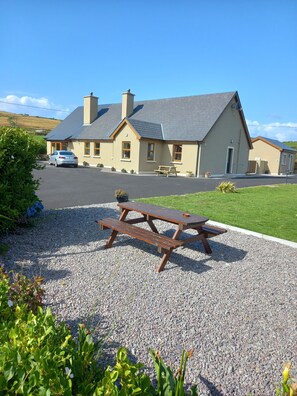 Apartment | Property grounds - Country Cottage Apartment, Valentia Island, Kerry (Valentia Island)