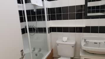 Apartment | Bathroom | Towels, soap, shampoo