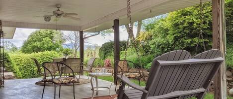 屋外ダイニングエリア