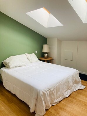 2 chambres, fer et planche à repasser, lit parapluie, Wi-Fi