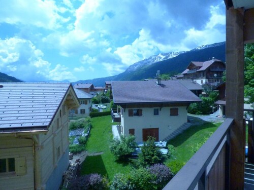 Cozy 2-Room Apartment with Cabin, Garage & Balcony near Ski Resorts - Sleeps 6