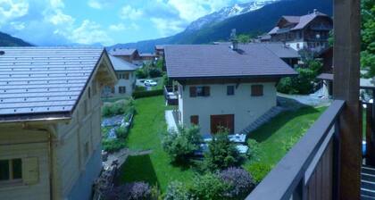 Cozy 2-Room Apartment with Cabin, Garage & Balcony near Ski Resorts - Sleeps 6