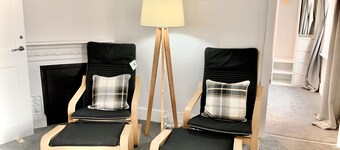 BookedUK - Large Cosy Cottage