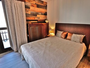 2 bedrooms - Bright ski apartment for 6 - Large balcony, village center (Le Grand-Bornand)