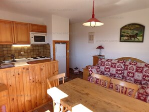 ثلاجة، ميكروويف، فرن، غسالة أطباق