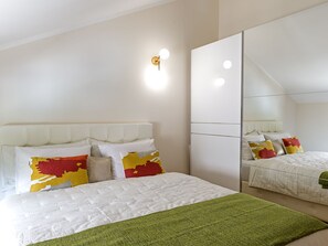 2 bedrooms, iron/ironing board, free WiFi, bed sheets