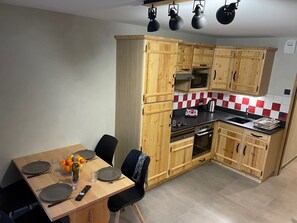 Refrigerador, microondas, horno y lavavajillas