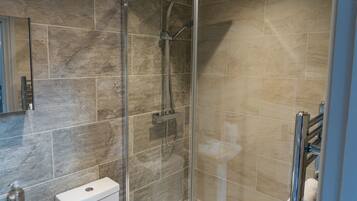 Apartment | Bathroom | Shower, hair dryer, towels