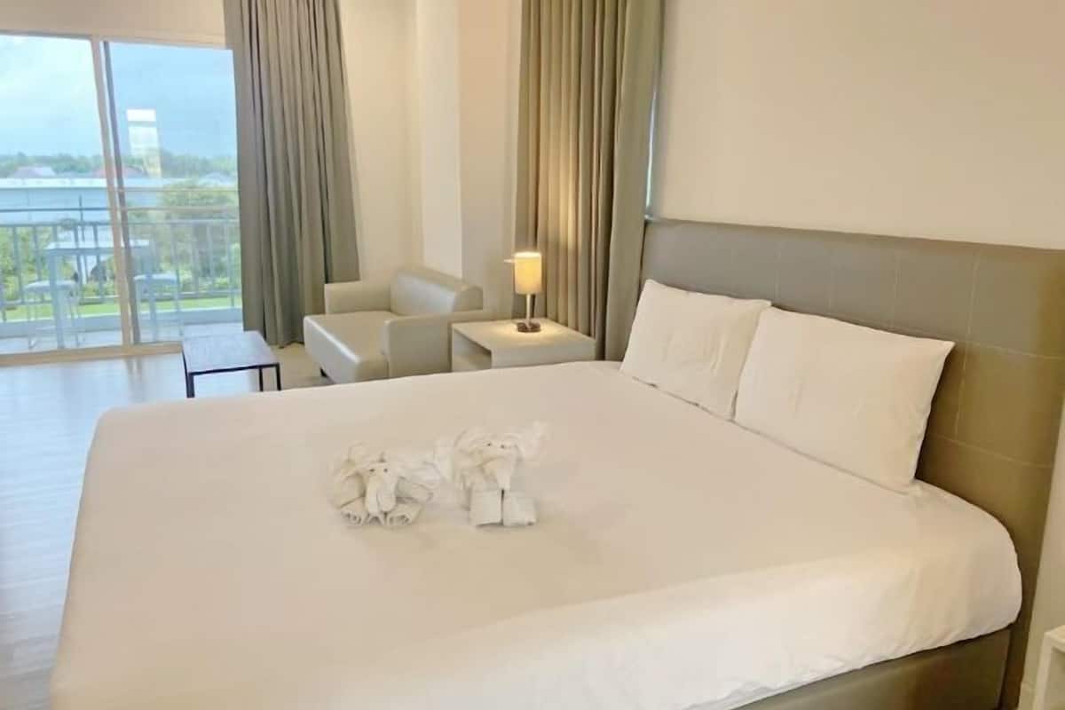 1 Schlafzimmer, Minibar, Schreibtisch, laptopgeeigneter Arbeitsplatz