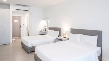 1 bedroom, minibar, desk, laptop workspace