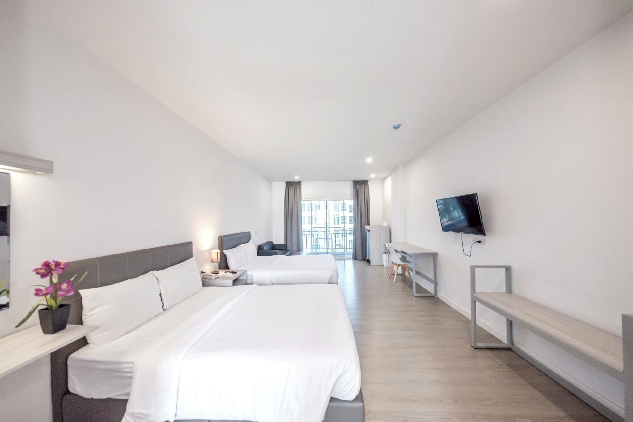 Habitación Premium con 2 camas individuales, 2 camas Queen size, para no fumadores | Minibar, escritorio y espacio para trabajar con laptop 