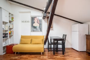 Condo | Opções para refeição no quarto