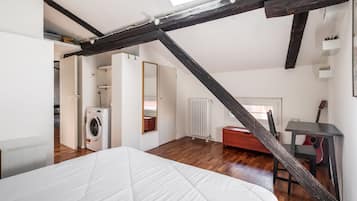 Condo | 1 bedroom, desk, free WiFi, bed sheets