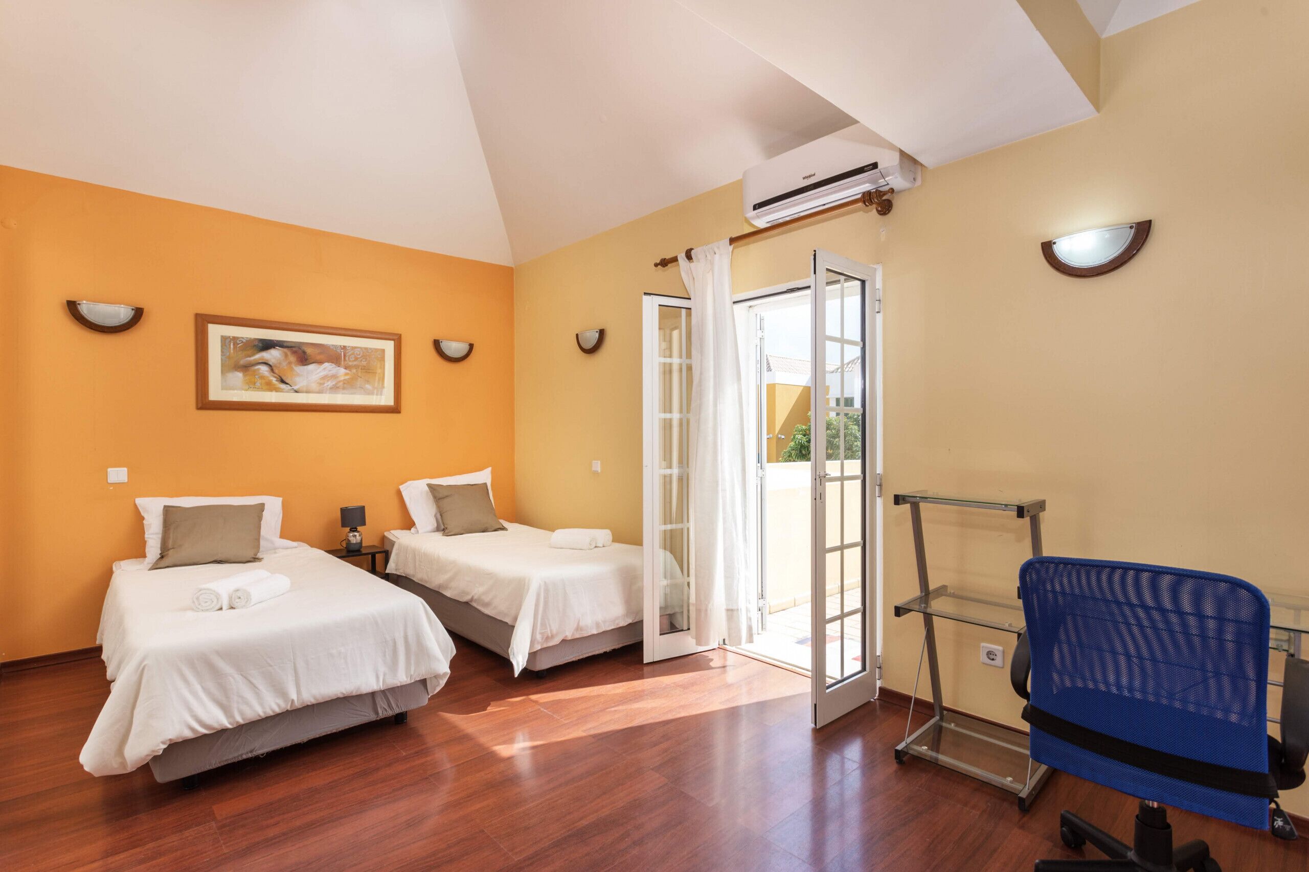 3 bedrooms, iron/ironing board, free WiFi, bed sheets