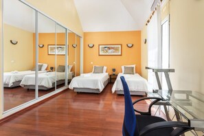 3 bedrooms, iron/ironing board, free WiFi, bed sheets