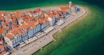 Punta Piran terrace with 360 ° view