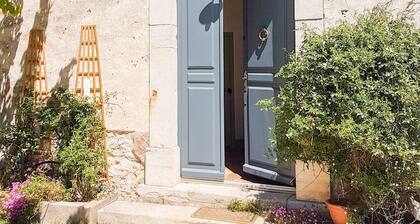 MAISON AUTHENTIQUE PISCINE PRIVĂE- Tarif dĂ©gressif hors saison nous contacter