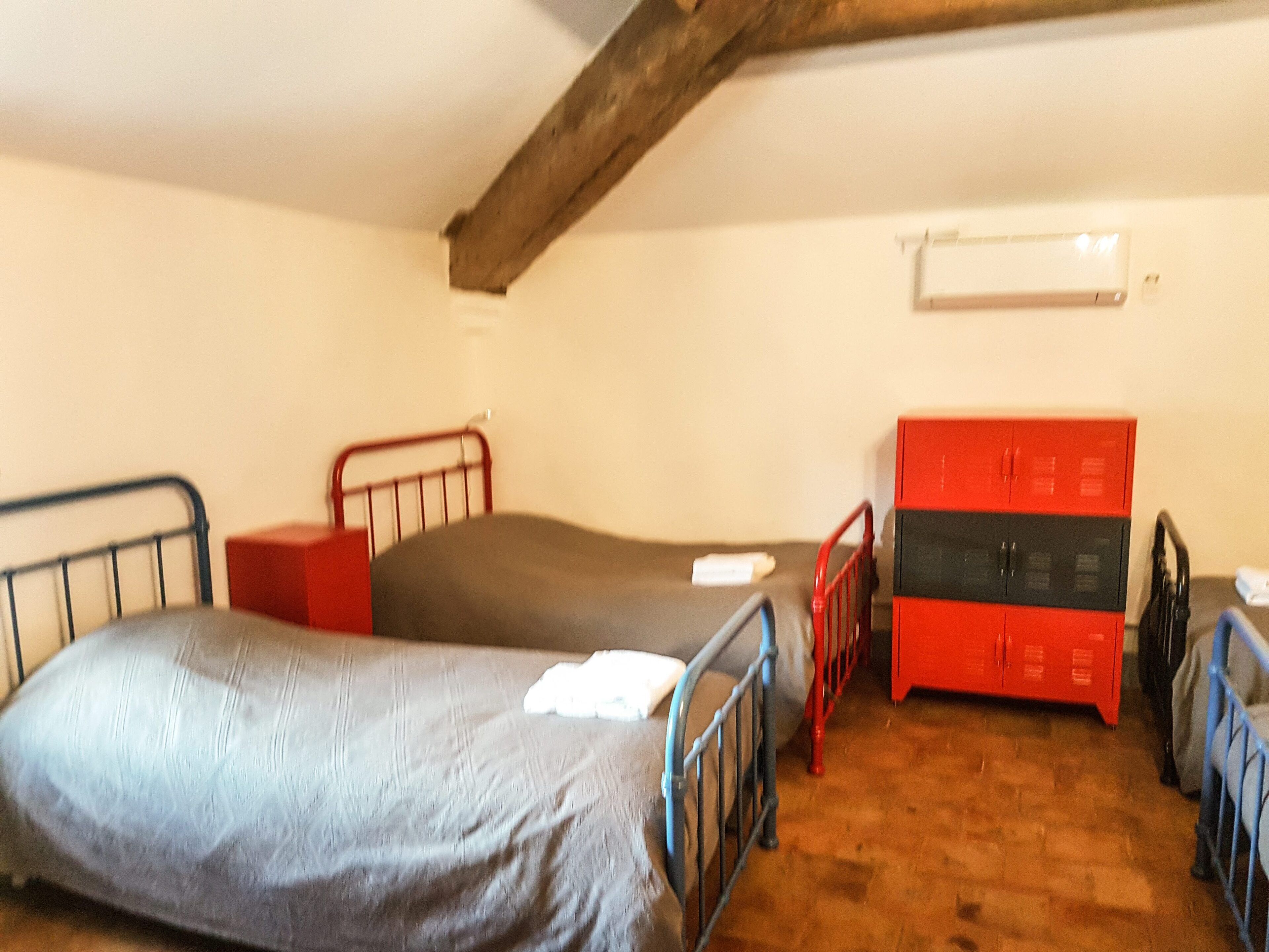 4 bedrooms, iron/ironing board, travel cot, free WiFi