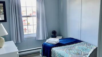 3 Schlafzimmer, Reisekinderbett, kostenloses WLAN, Bettwäsche