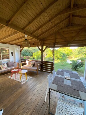 Outdoor dining - Villa Colibri (LE HELLEUX Sainte-Anne)
