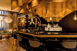Bar (on property) - Motel One Aachen (Aachen)
