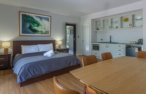 7 chambres, fer et planche à repasser, accès au Wi-Fi (inclus)