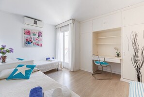 3 makuuhuonetta, silitysrauta/-lauta, ilmainen Wi-Fi, vuodevaatteet