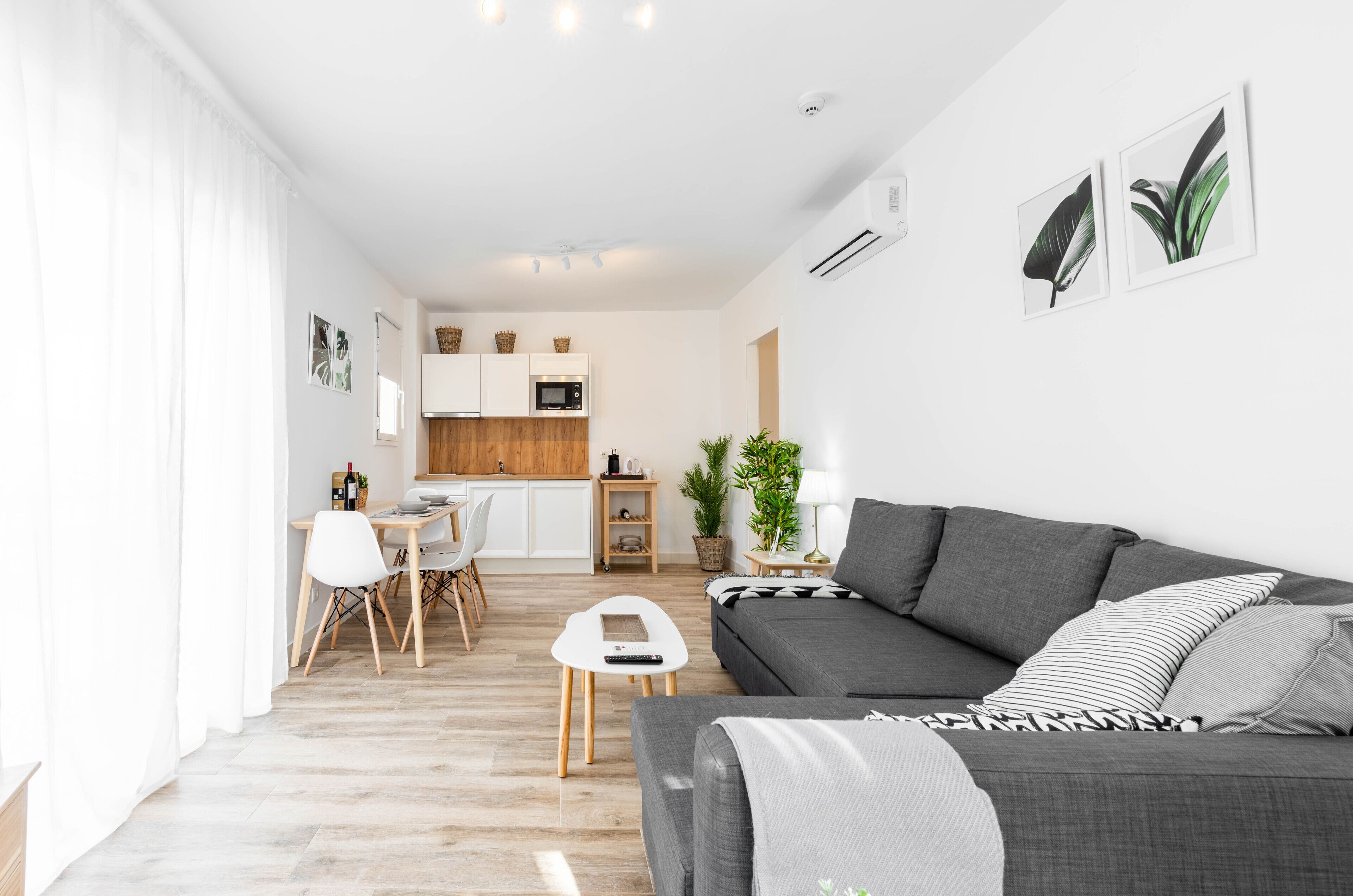 Standard-Apartment | Wohnzimmer | Smart-TV, Netflix, Streaming-Dienste