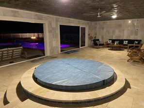 Unclassified image, 4 of 47, button