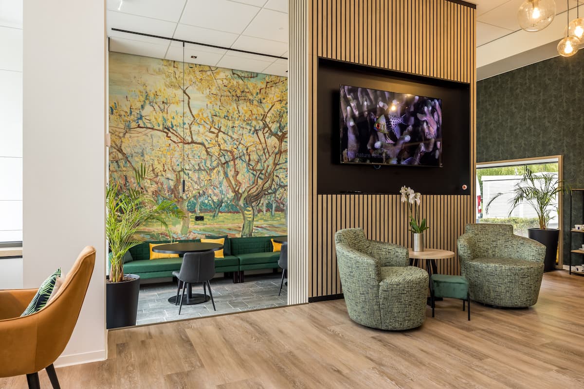 daily full breakfast (eur 17.5 per person)