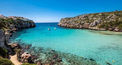 Casa Honiol: Private and spacious villa with sea views